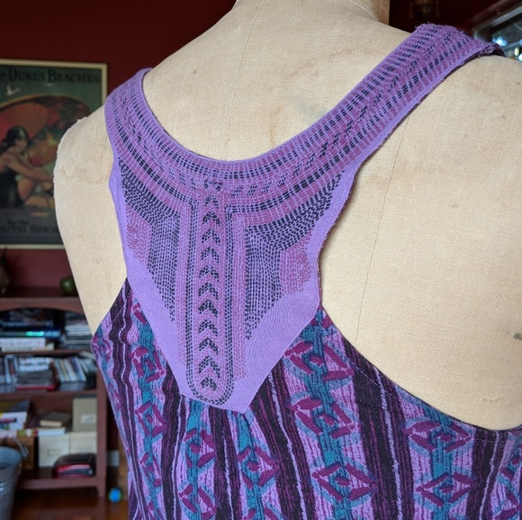 Ecoté Front-Pleated Patterned Blouse - Picture 6 of 8